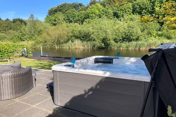 Luxe vakantievilla Harderwijk 221 met bubbelbad en eigen aanlegsteiger in Zeewolde - Foto 42 van 42