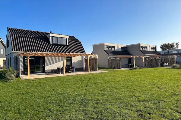 Vakantiepark 't Eibernest Texel 7 in De Cocksdorp - Foto 1 van 31