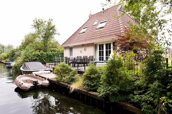 Grand Fisker Wellness de luxe met sauna buitenspa & sloep seizoensgebonden in Friesland - Foto 2 van 40