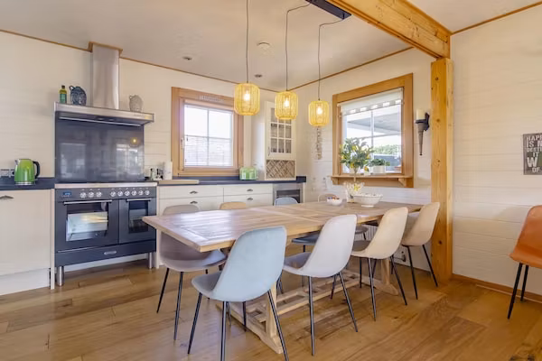 Groepswoning 2-11 personen aan het Zuidlaardermeer in Groningen met sloep optie