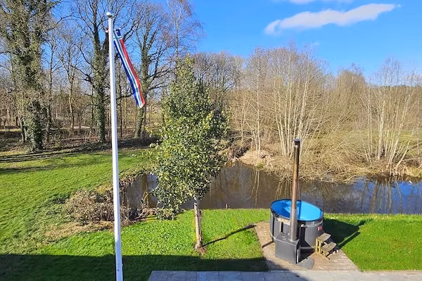 18 pers Ellersinghuis wellness met houtgestookte hottub in Vlagtwedde - Foto 2 van 28