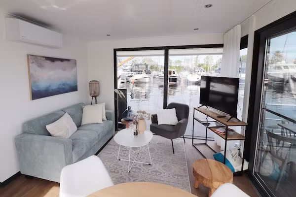 Houseboat Refugio in Lemmer - Foto 1 van 34