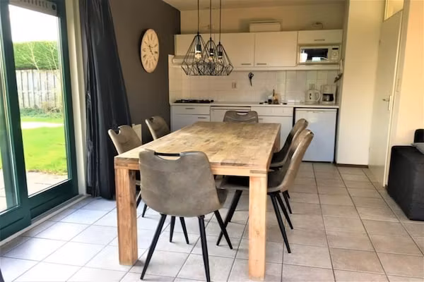 Schoneveld 146 Zeemeeuw Breskens in Breskens - Foto 2 van 38