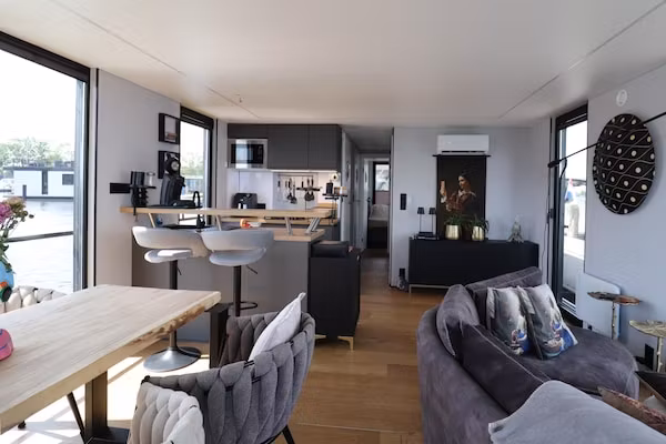 Houseboat Kohlenpott in Offingawier - Foto 2 van 22