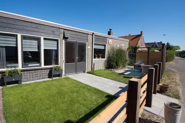 Bungalow Mui aan Zee in Petten - Foto 1 van 17