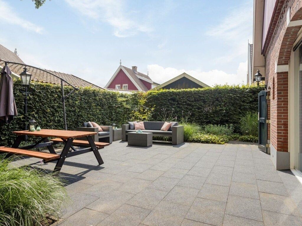 De buitenkant van 470036 in Winterswijk Meddo