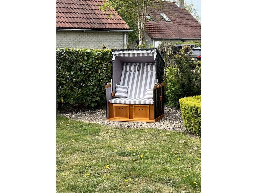 De tuin van 395671 in Julianadorp Niederlande