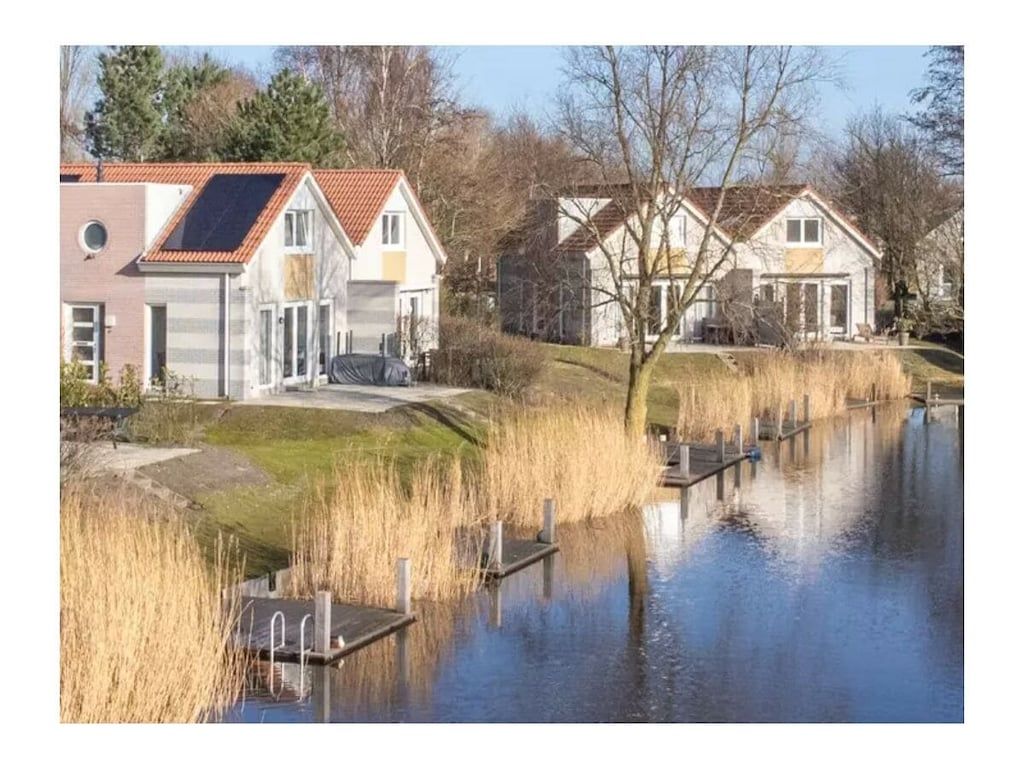 De buitenkant van 485036 in Makkum