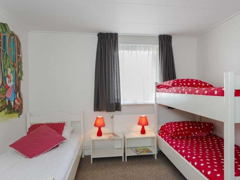 143562 in Nes - Foto 9 van 20