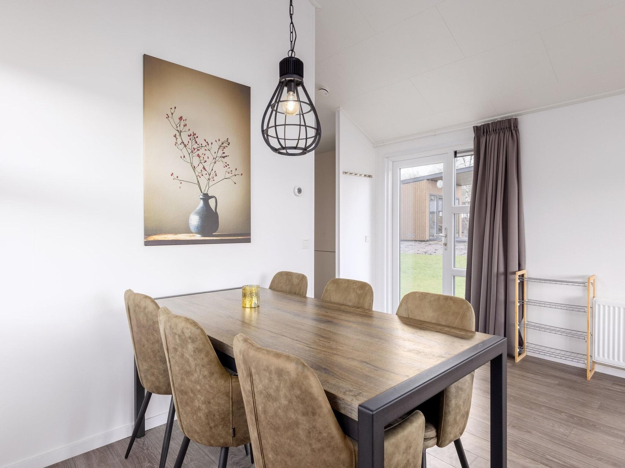 De eetkamer van Recreatiepark Tolplas 18 in Hoge Hexel