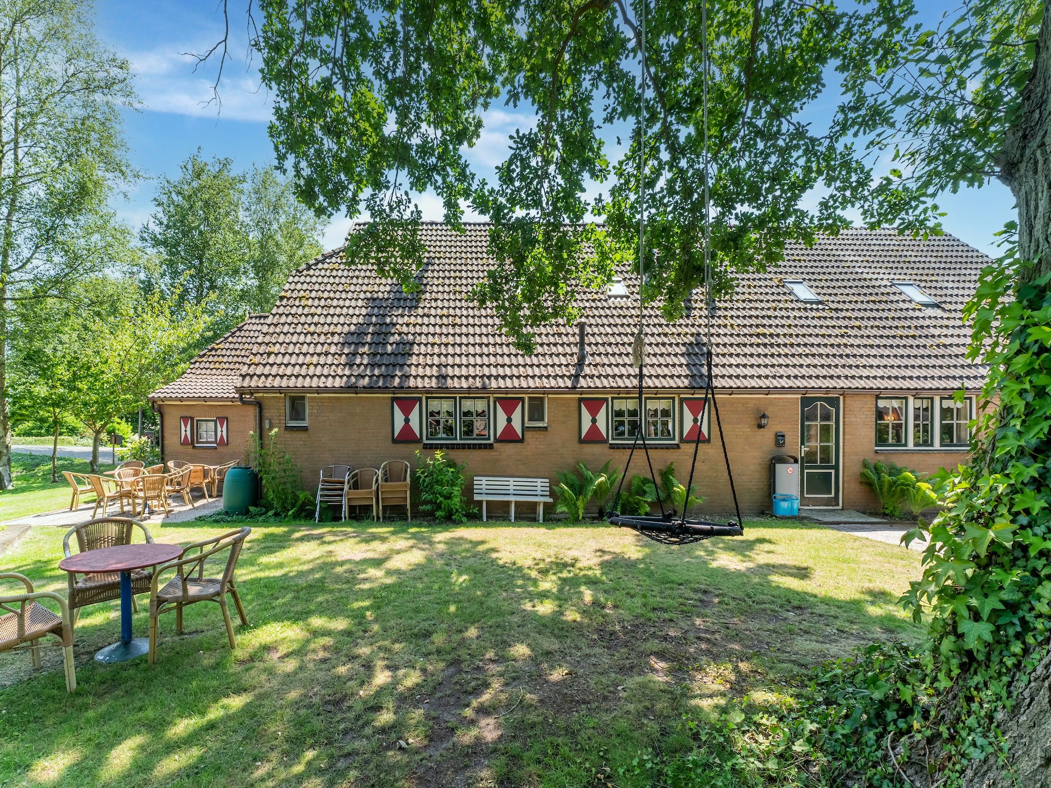 De buitenkant van Hoeve Ginette in Giethoorn