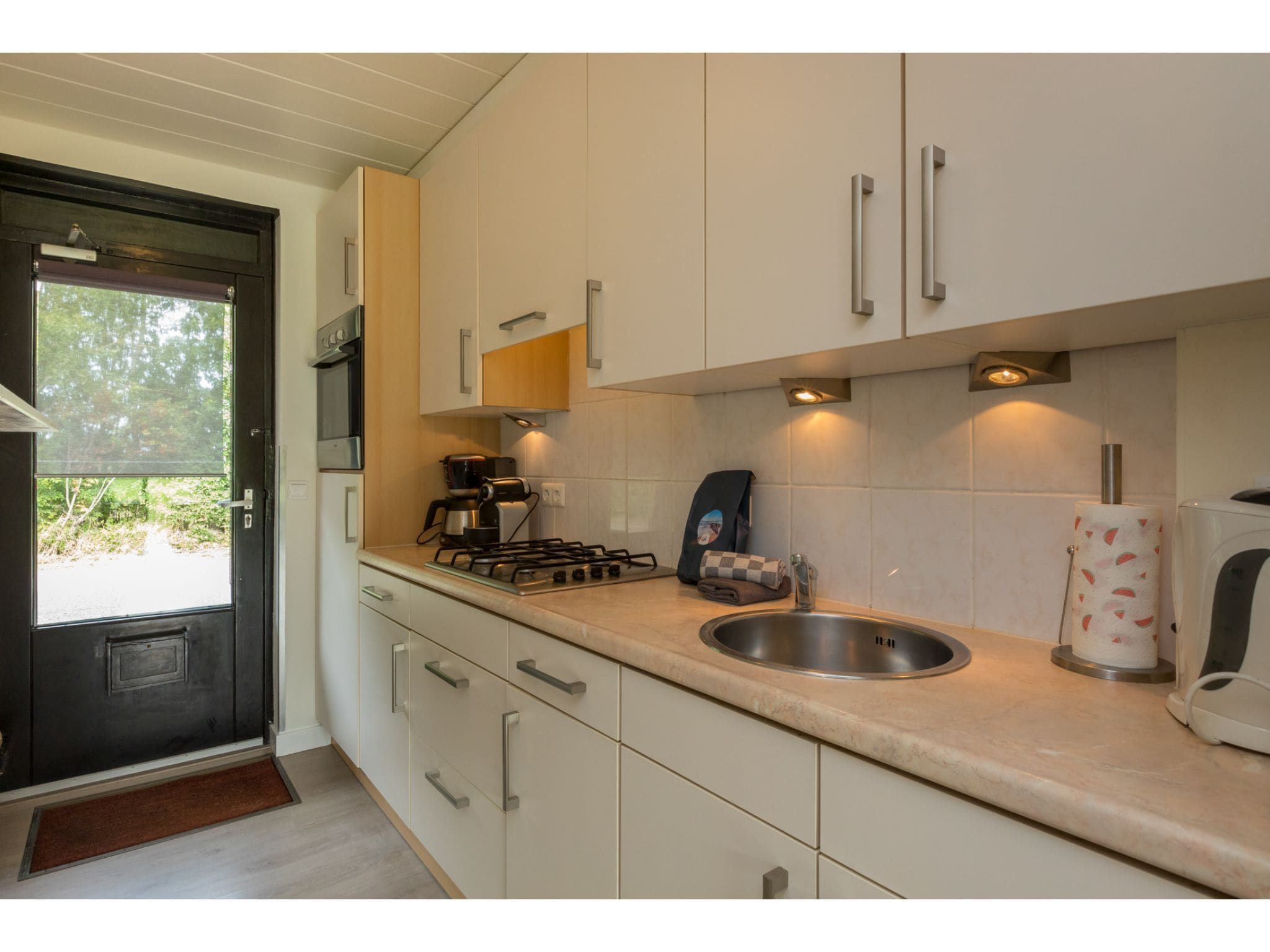 De keuken van Appartement - Burg van Woelderenlaan 100-4 in Vlissingen
