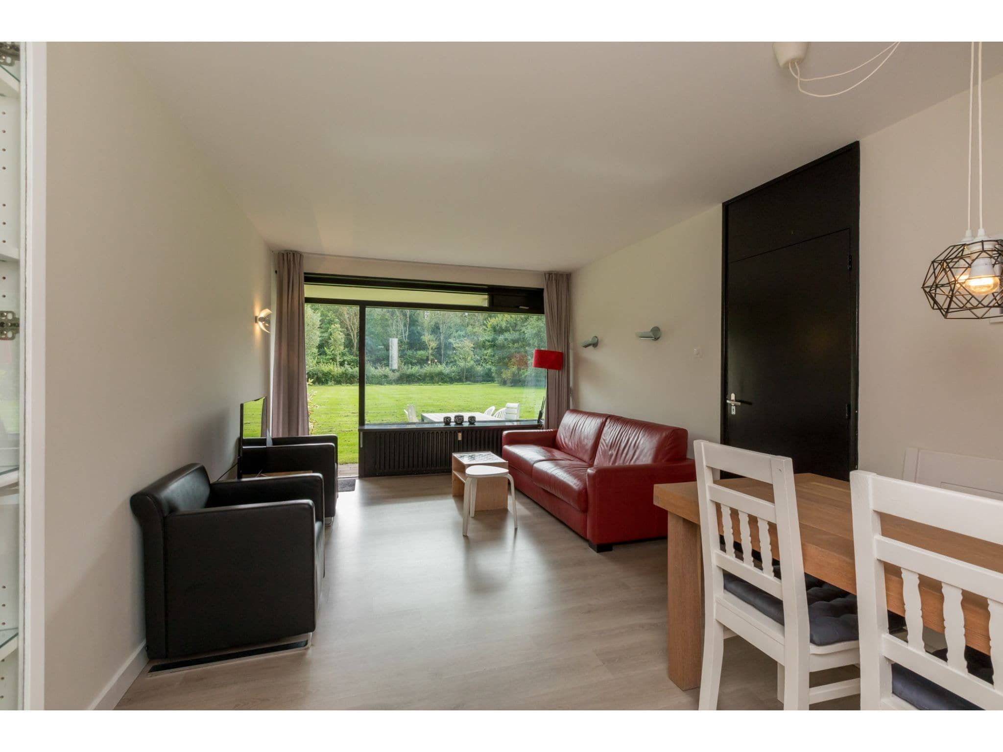 De woonkamer van Appartement - Burg van Woelderenlaan 100-4 in Vlissingen