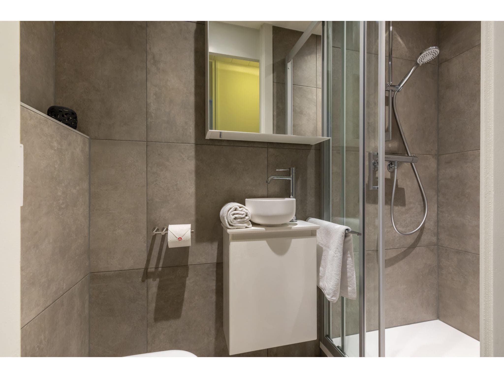 De badkamer van Appartement - Burg van Woelderenlaan 100-4 in Vlissingen