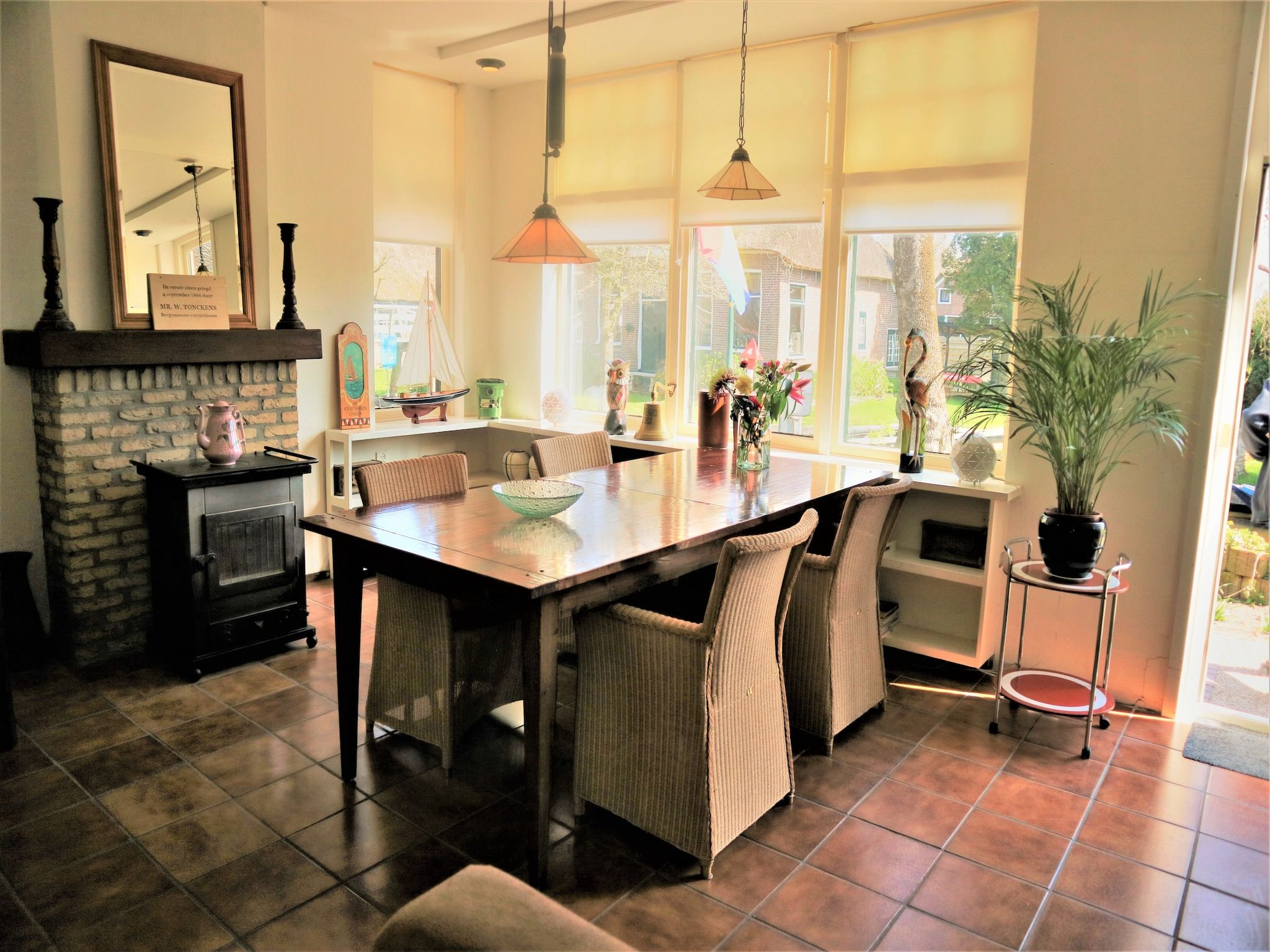 De eetkamer van Logies Paal 4 Giethoorn – 3 persoons in Giethoorn