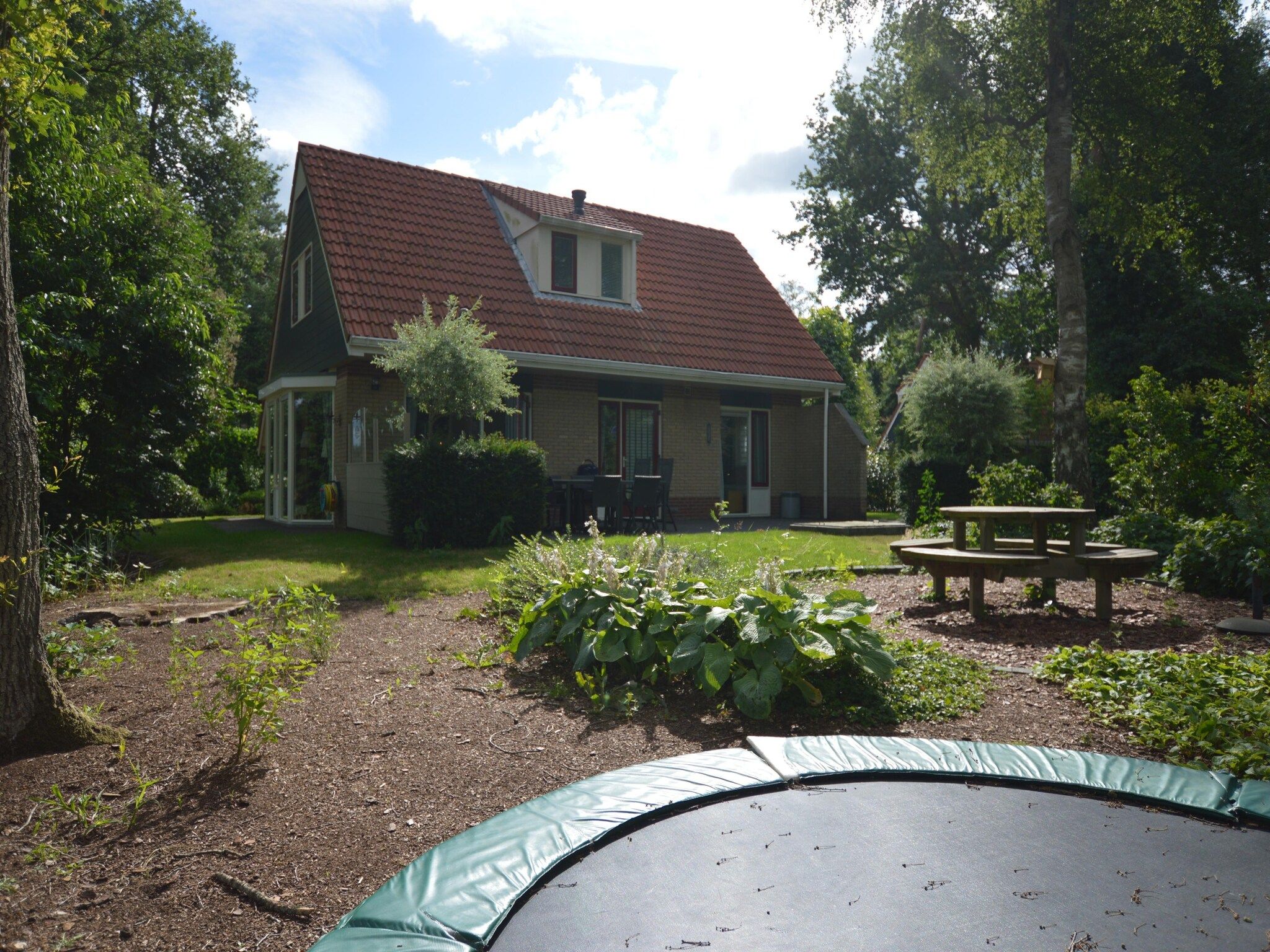 De tuin van Buitenplaats Berg en Bos nummer 15 in Lemele