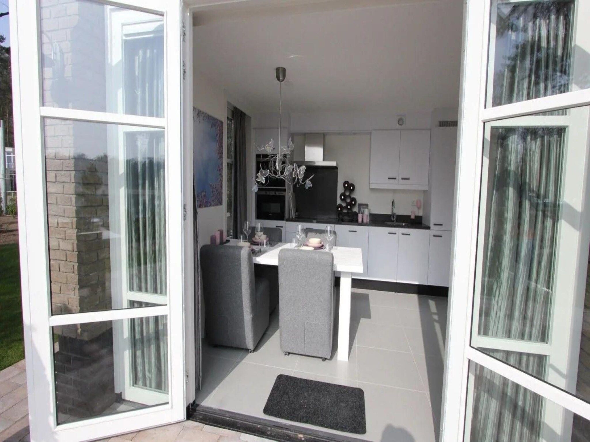 De eetkamer van Beekvilla&nbsp;6 in Otterlo