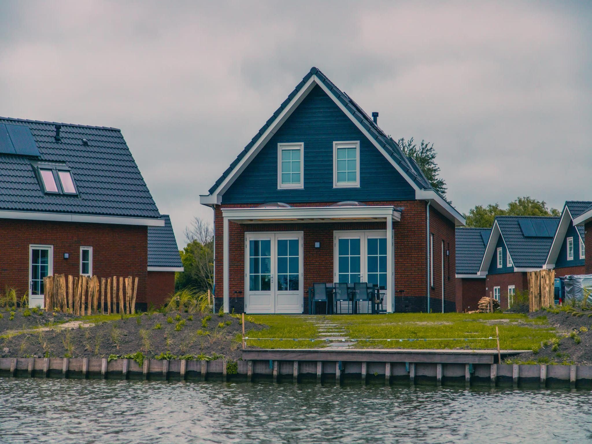 De buitenkant van Watervilla 8 in Medemblik