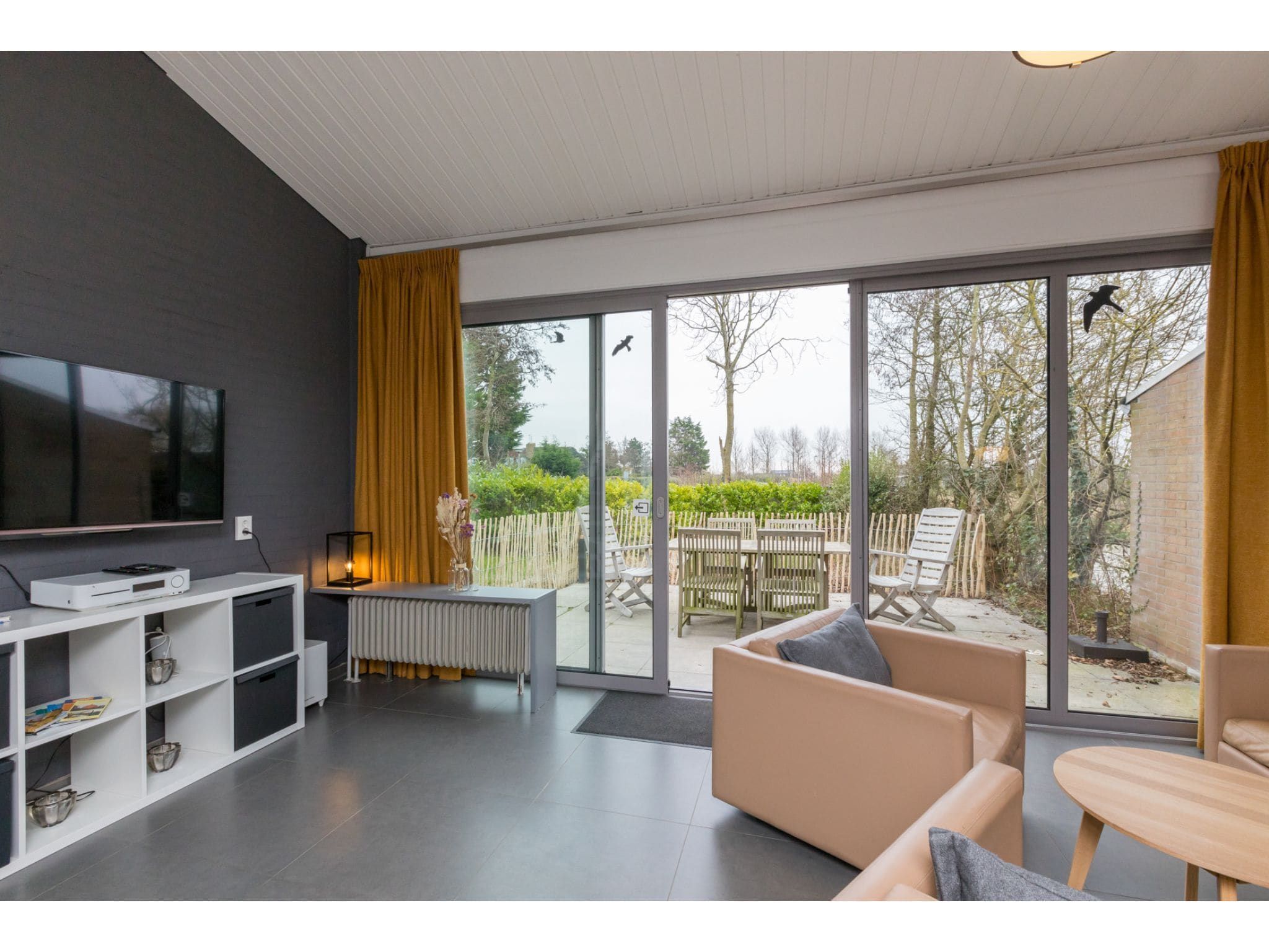 De woonkamer van Lepelblad 7 in Nieuwvlietbad