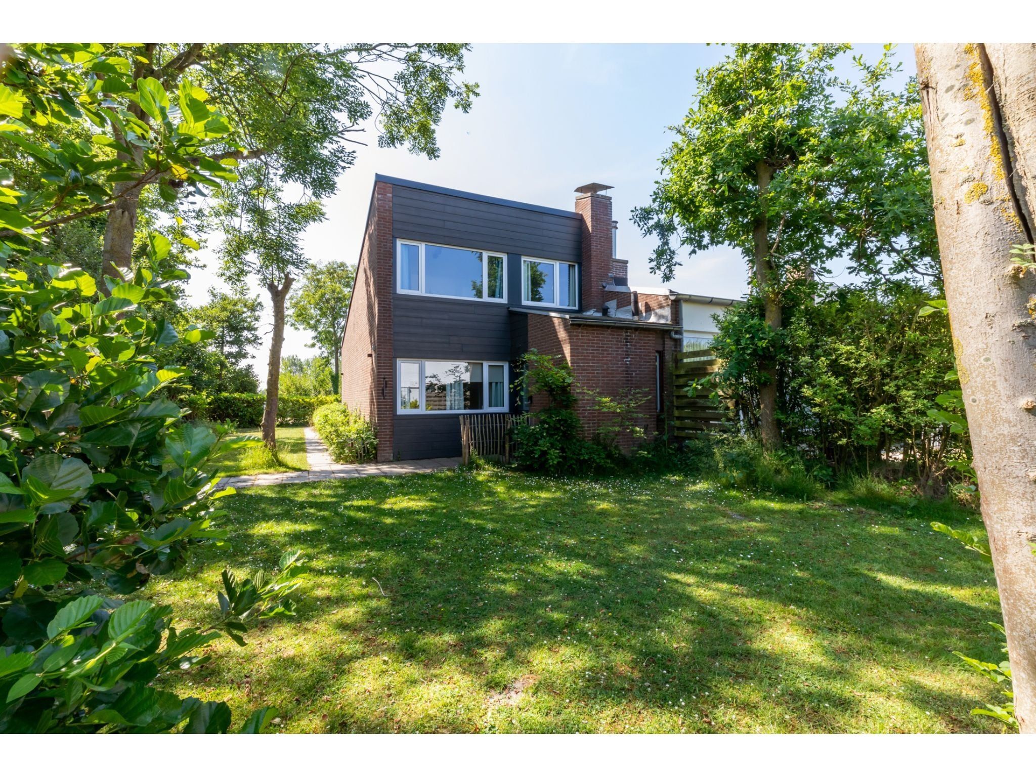 De tuin van Lepelblad 7 in Nieuwvlietbad