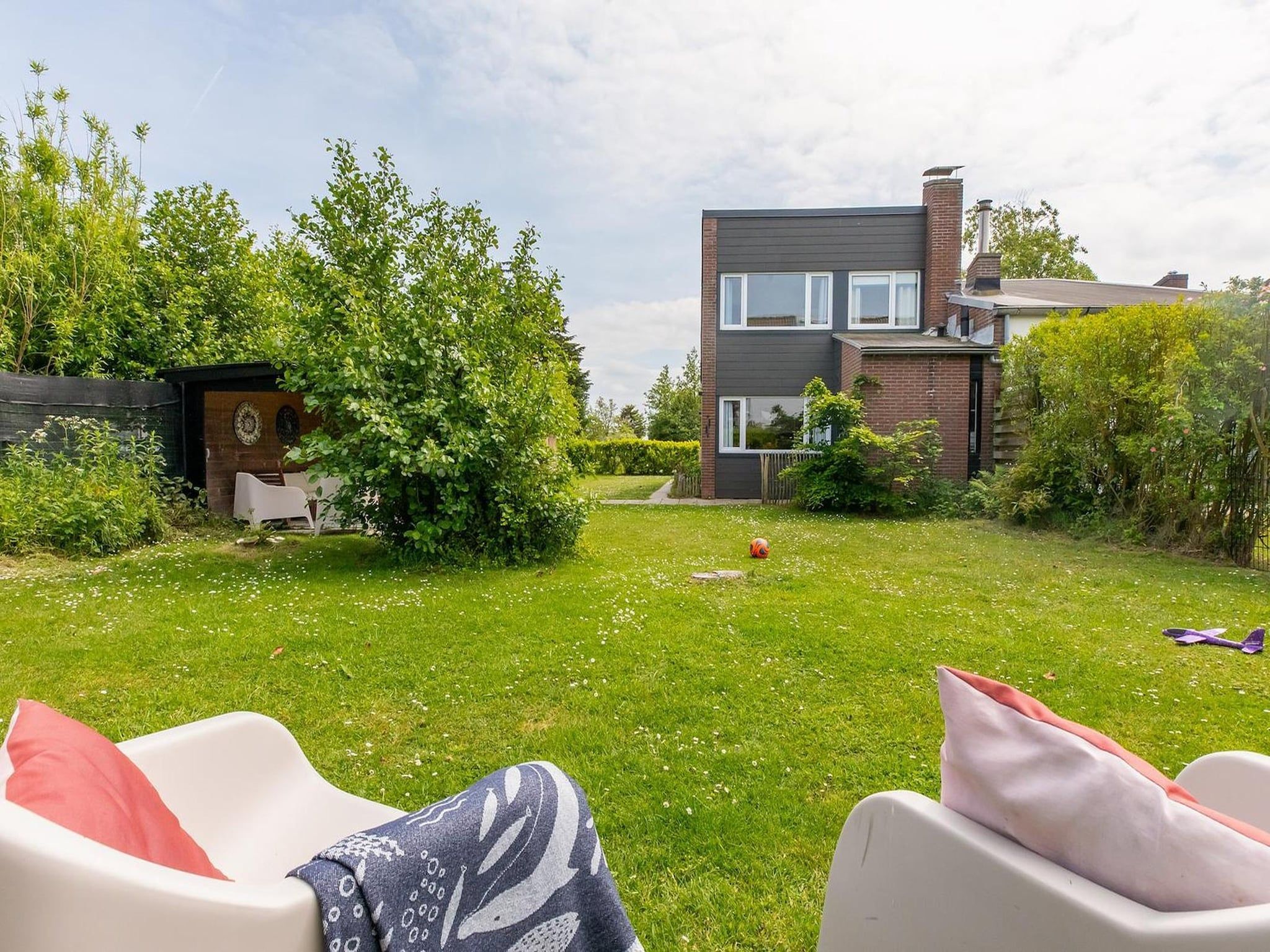 De tuin van Lepelblad 7 in Nieuwvlietbad