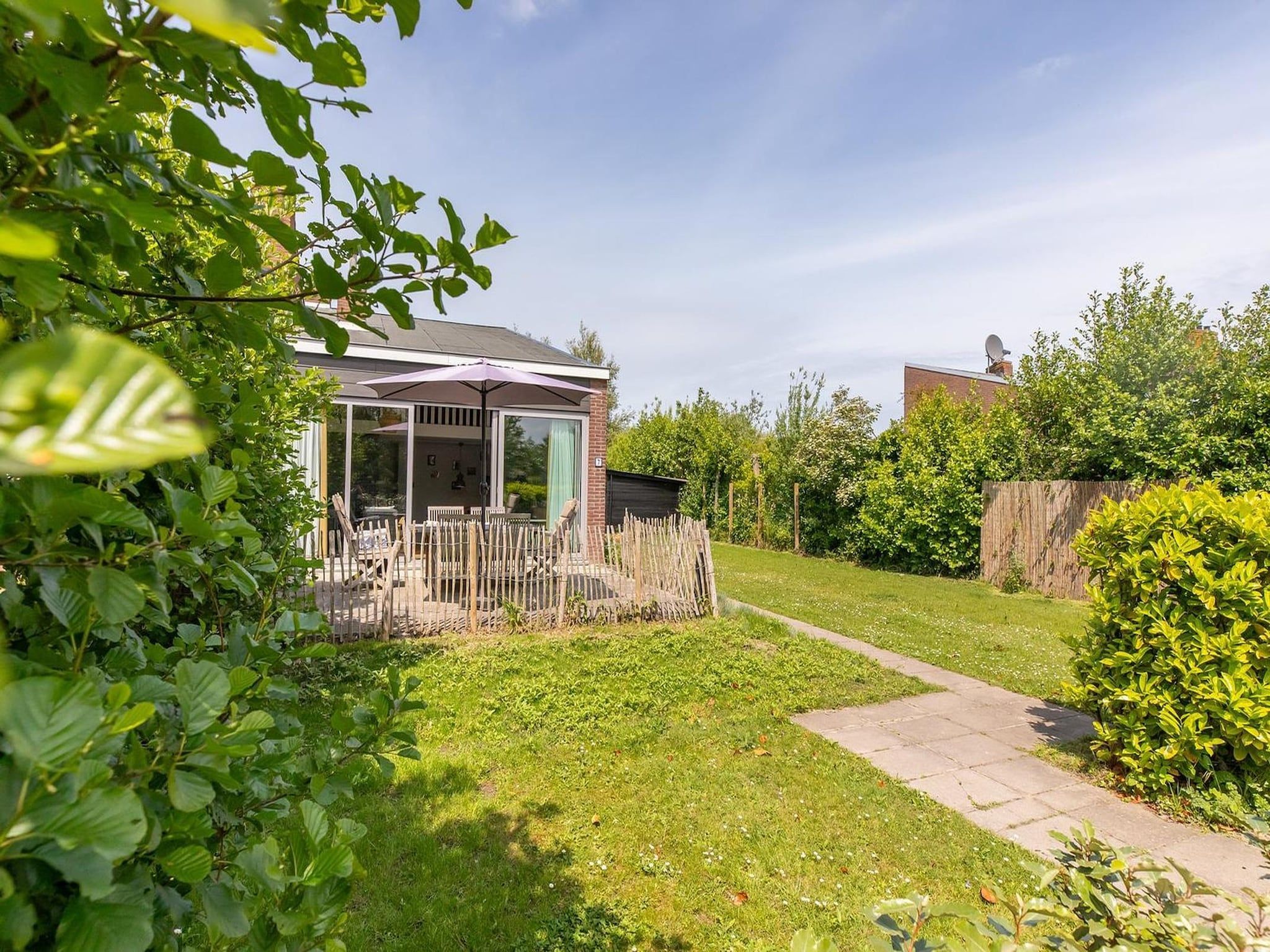 De tuin van Lepelblad 7 in Nieuwvlietbad