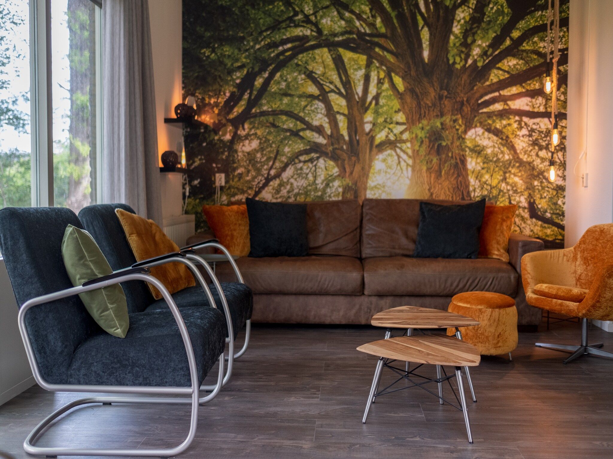 De woonkamer van Buitenplaats Berg en Bos nummer 13 in Overijssel