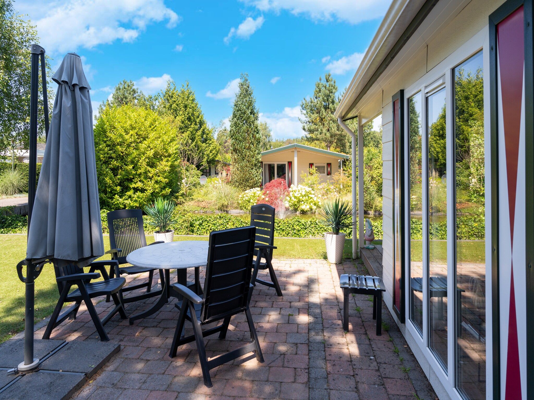 Het terras van Genieten in Voorthuizen in Voorthuizen