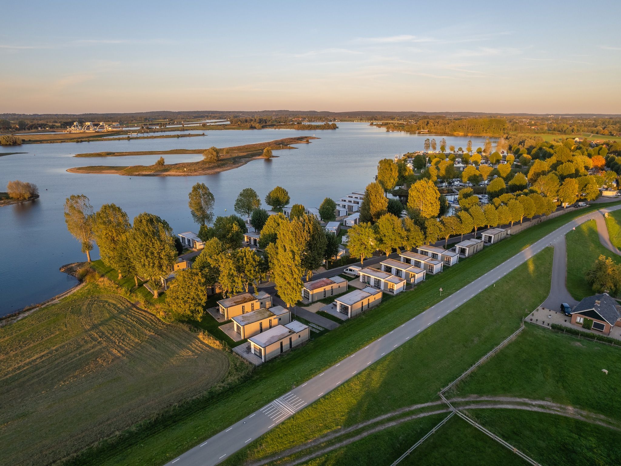 De omgeving van MarinaPark Bad Nederrijn 1 in Maurik