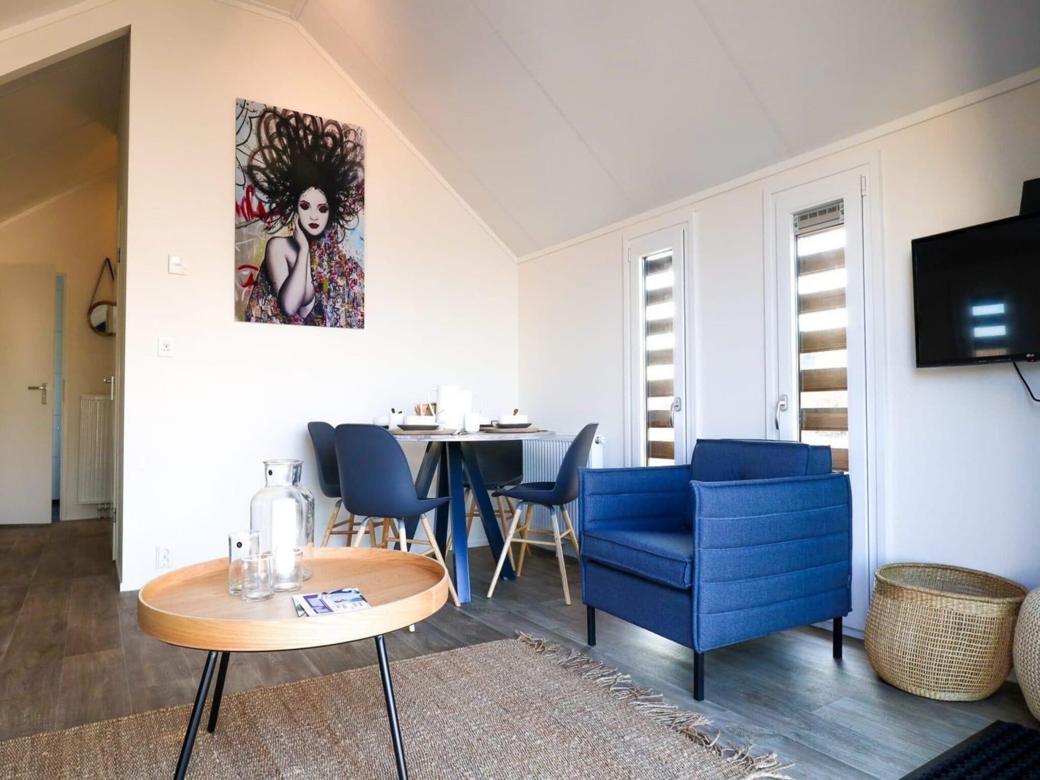 De woonkamer van Beach House 4 in Olburgen