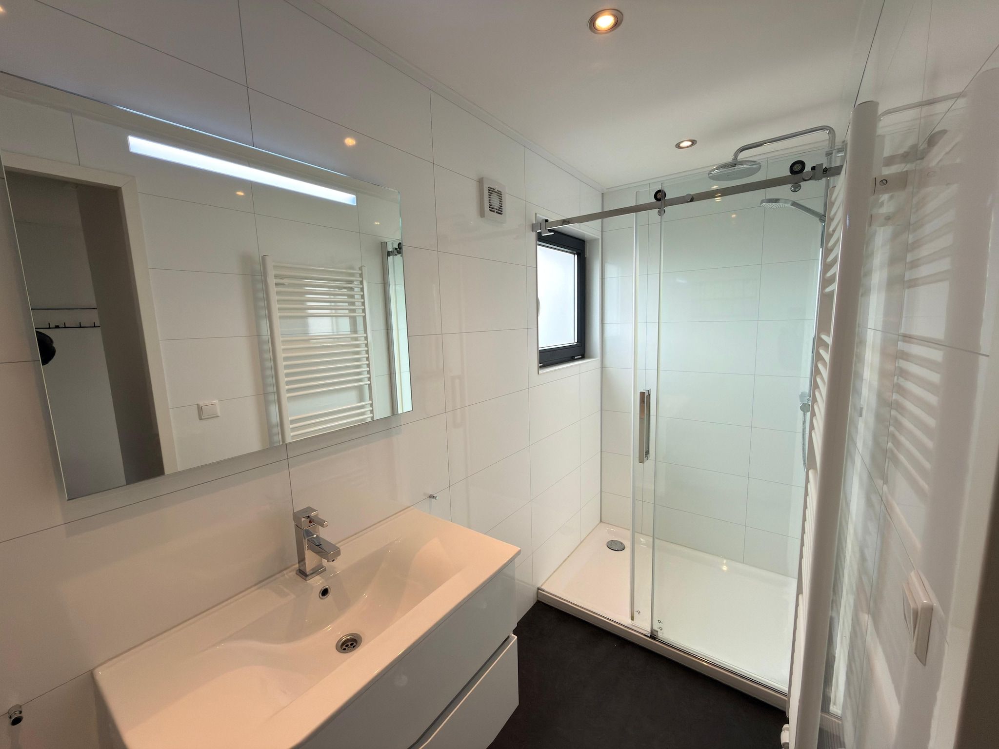 De badkamer van Cube Magnifique 8 in Nijkerk