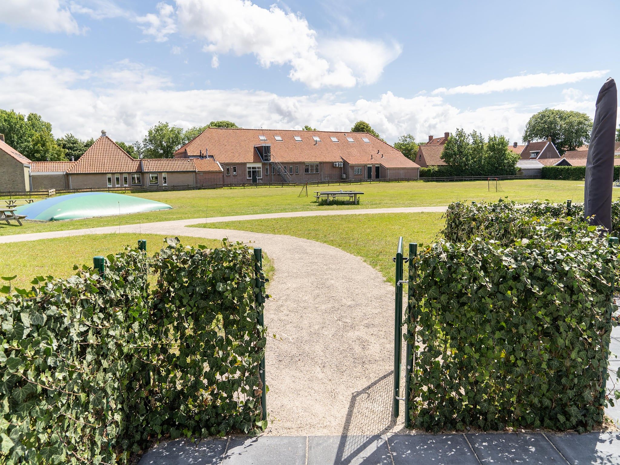 De tuin van Vrijersduin in Nes