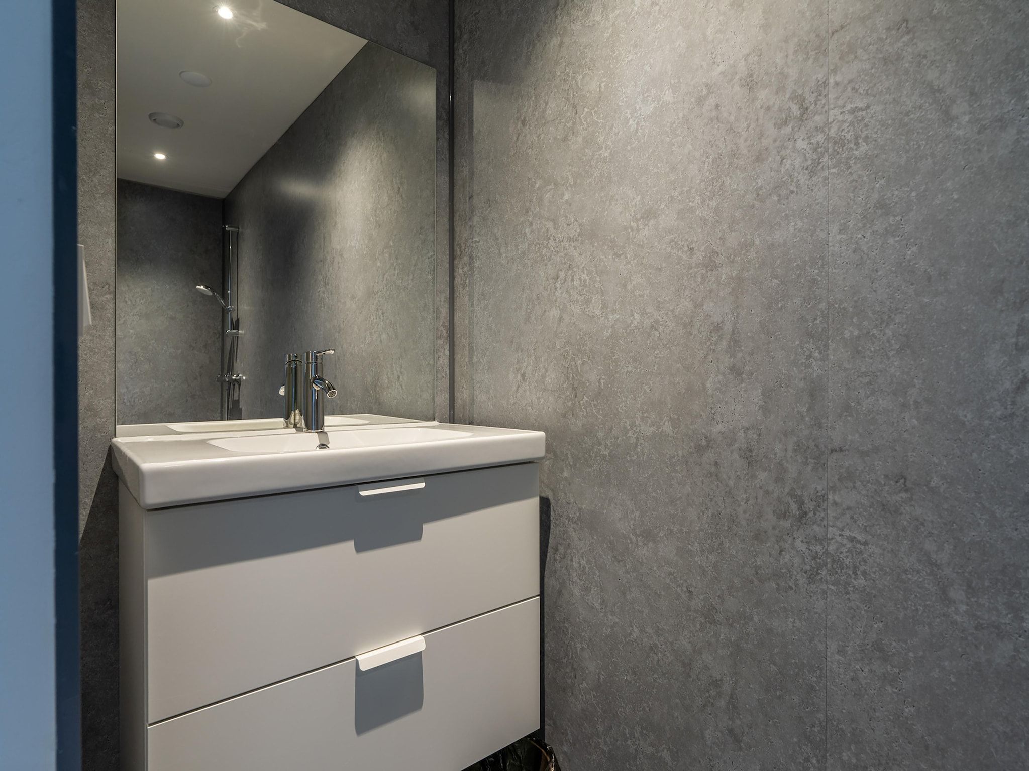 De badkamer van Kaapsduin in Nes