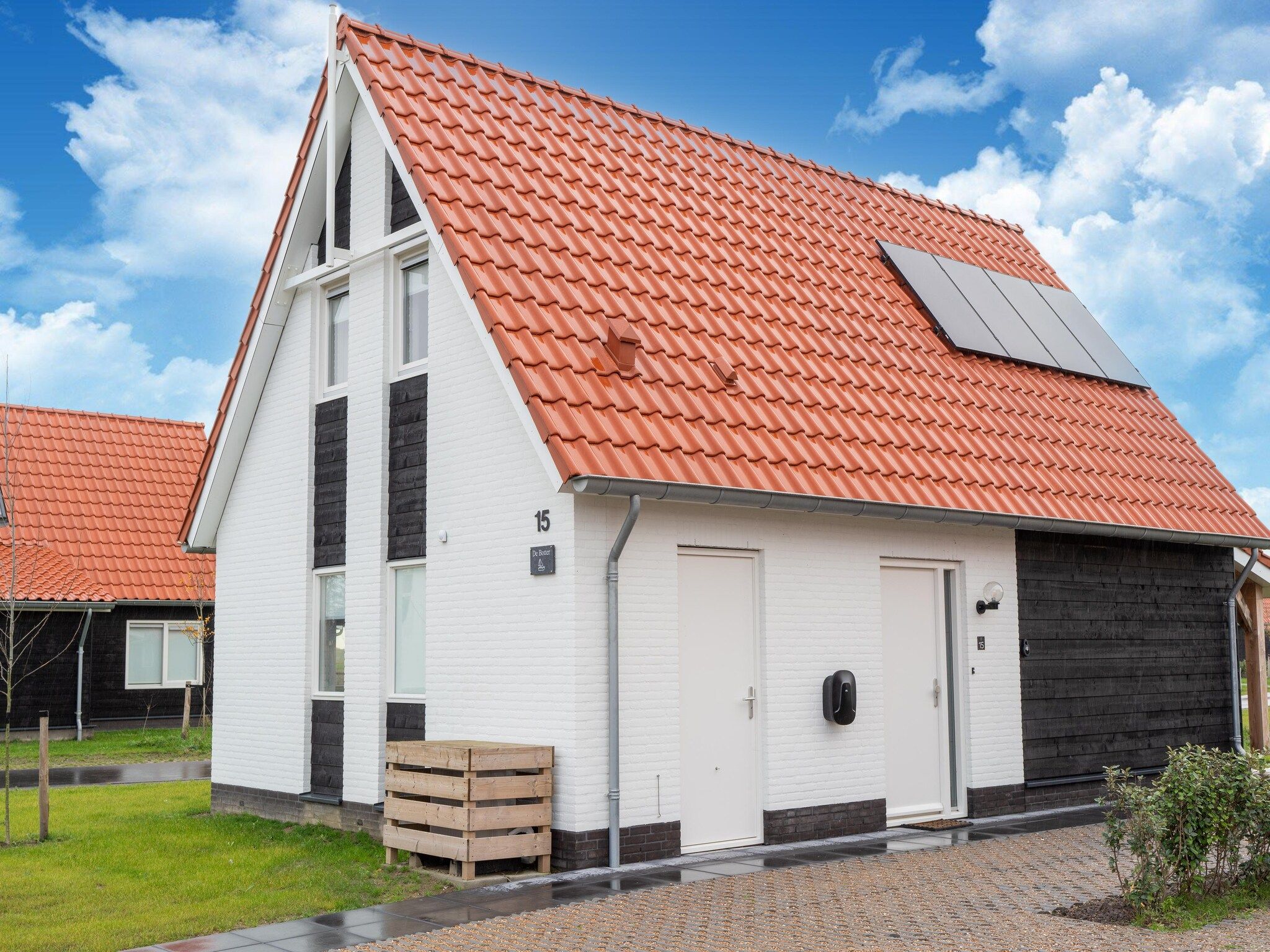 De buitenkant van De Botter Huis Nr 15 in Scherpenisse