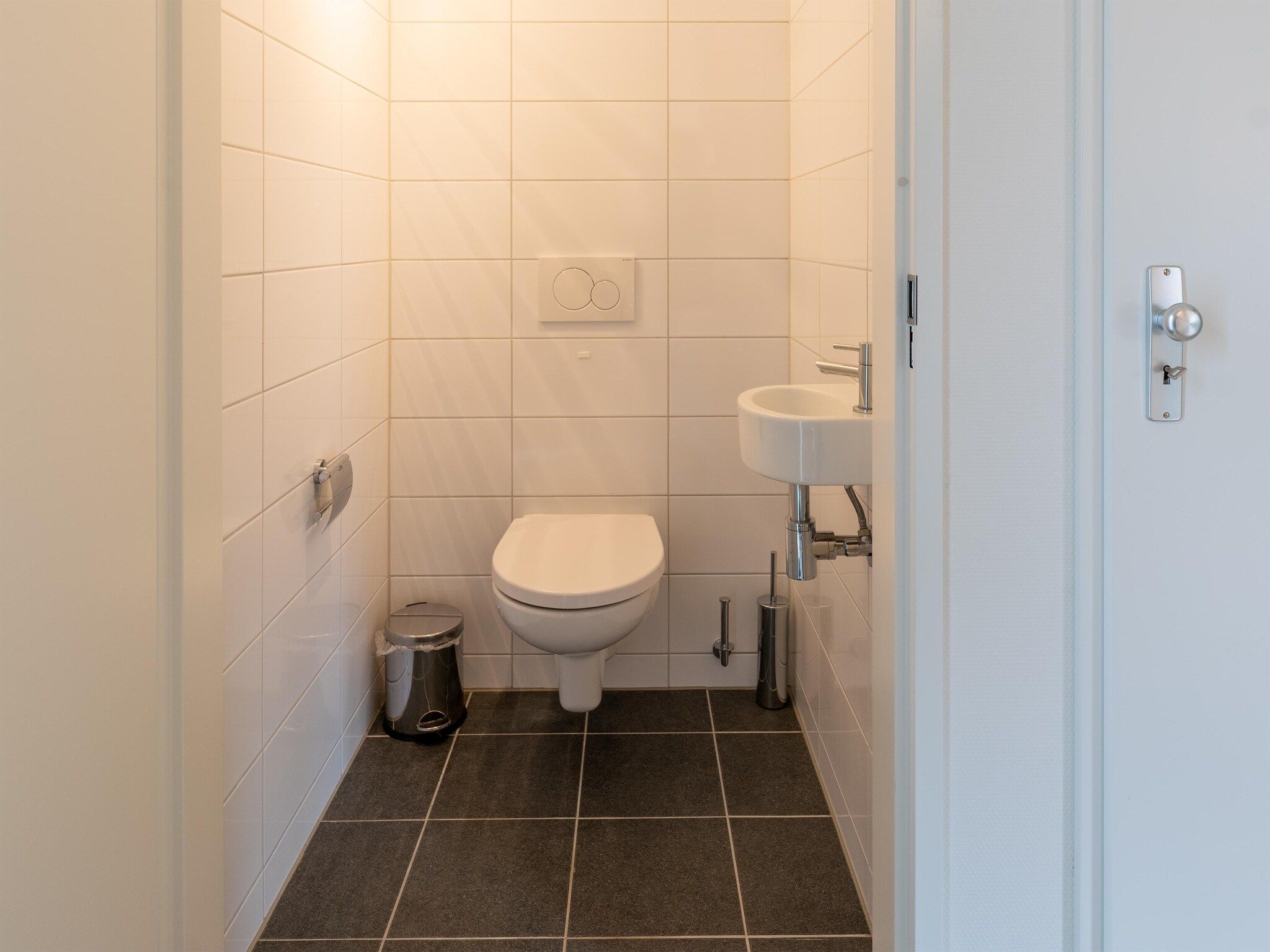 De badkamer van De Botter Huis Nr 15 in Scherpenisse