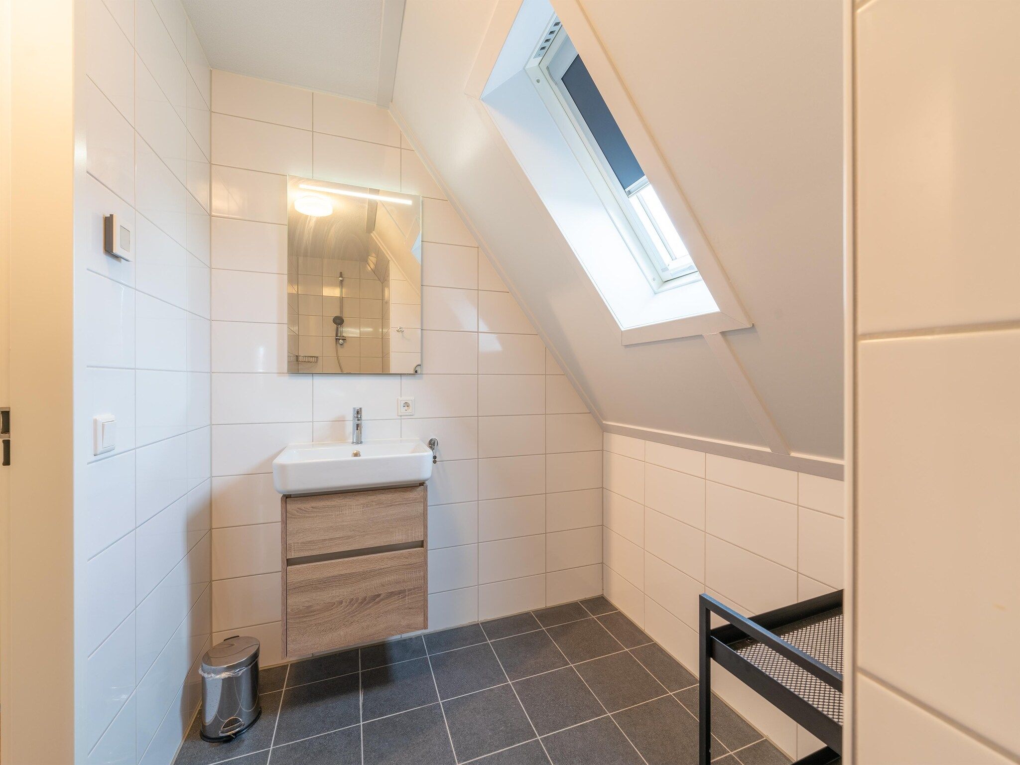 De badkamer van De Botter Huis Nr 15 in Scherpenisse