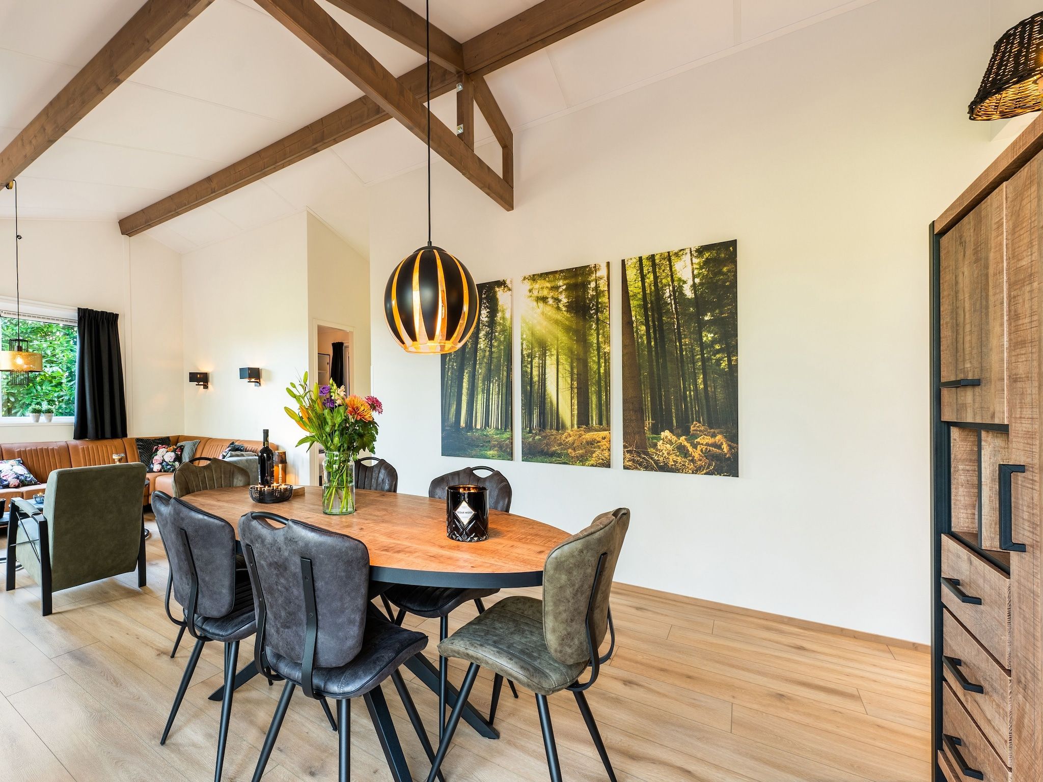 De eetkamer van De Hooischuur in Hellendoorn in Hellendoorn