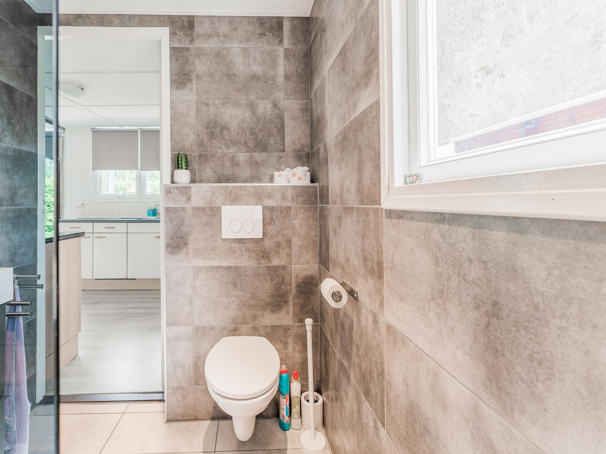 De badkamer van Steenmarter in Reutum