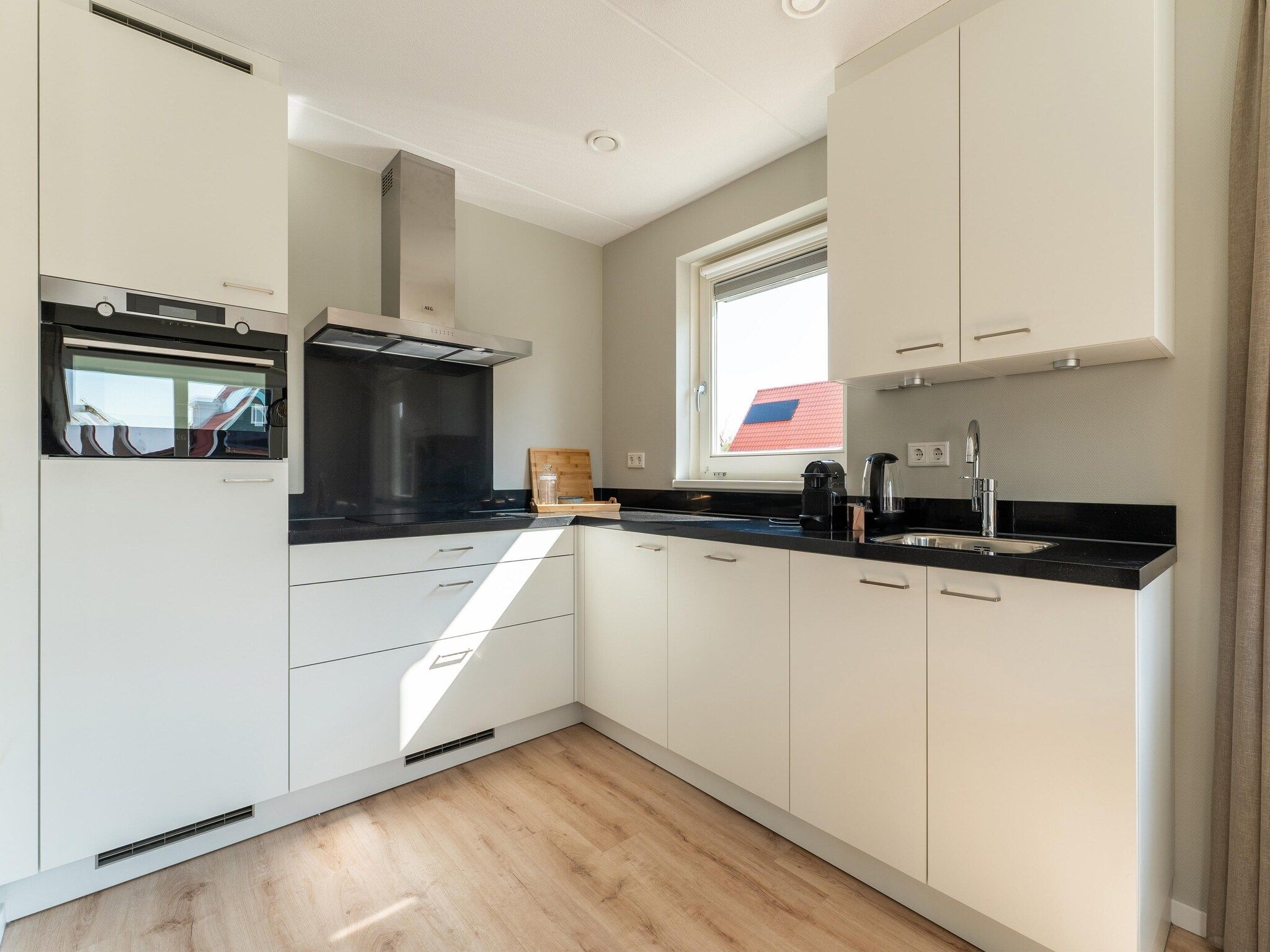De keuken van De Tjiftjaf Huis Nr 21 in Scherpenisse