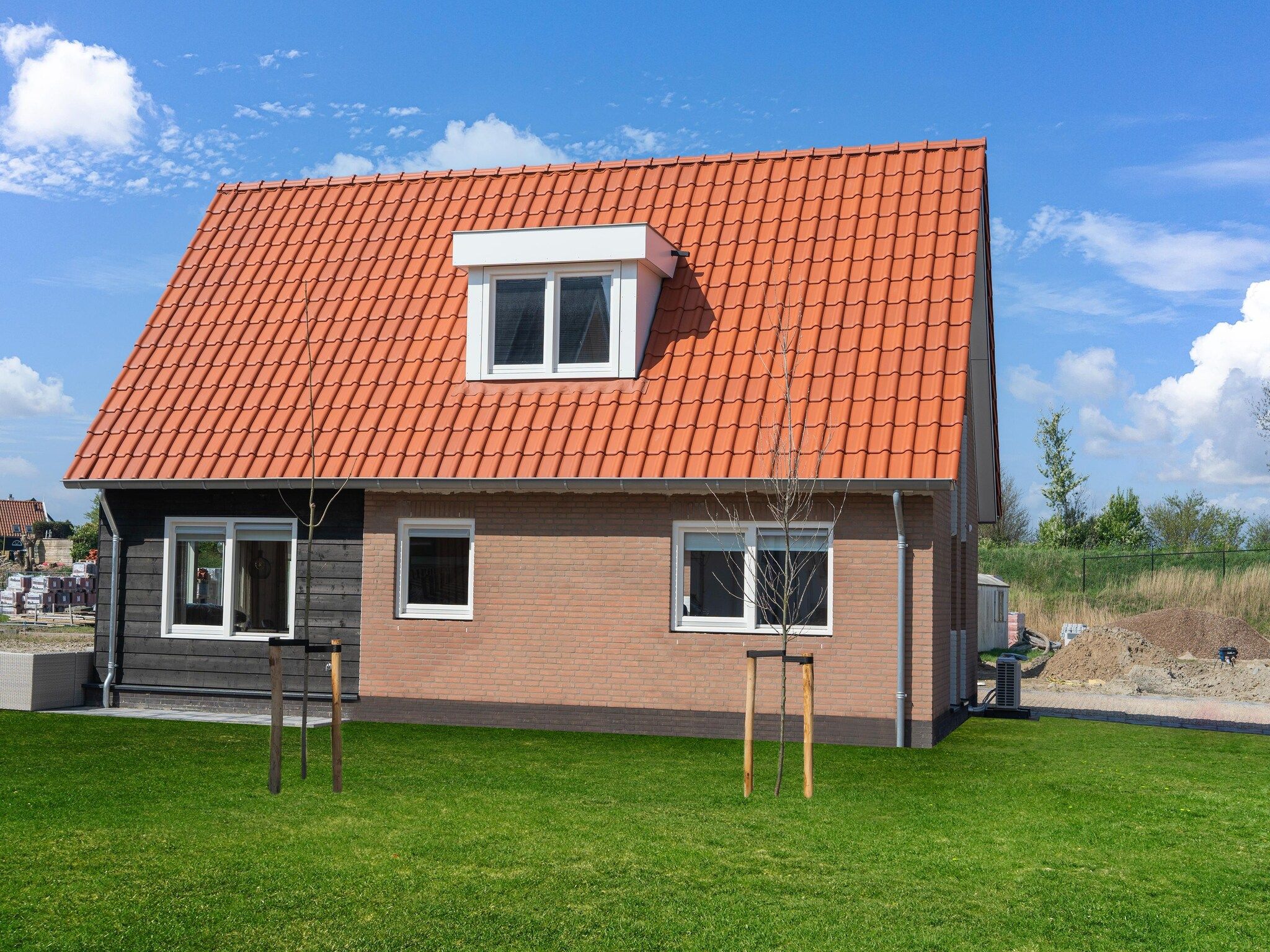 De buitenkant van De Tjiftjaf Huis Nr 21 in Scherpenisse