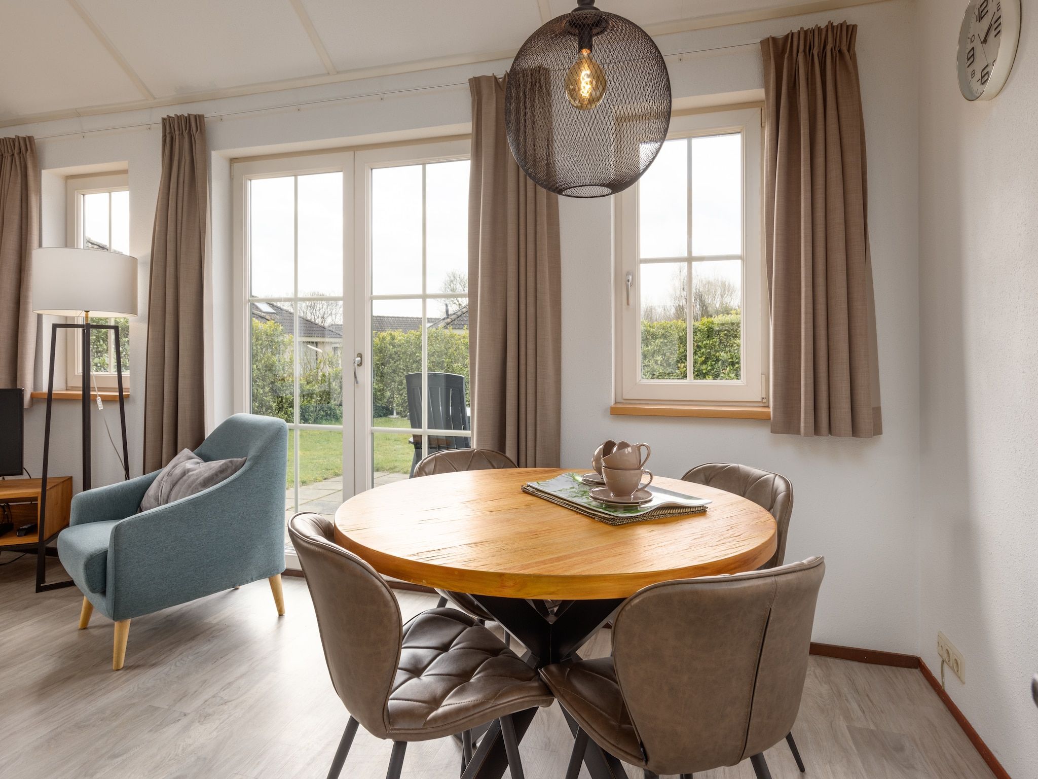 De woonkamer van De Veluwse Hoevegaerde 5 in Putten