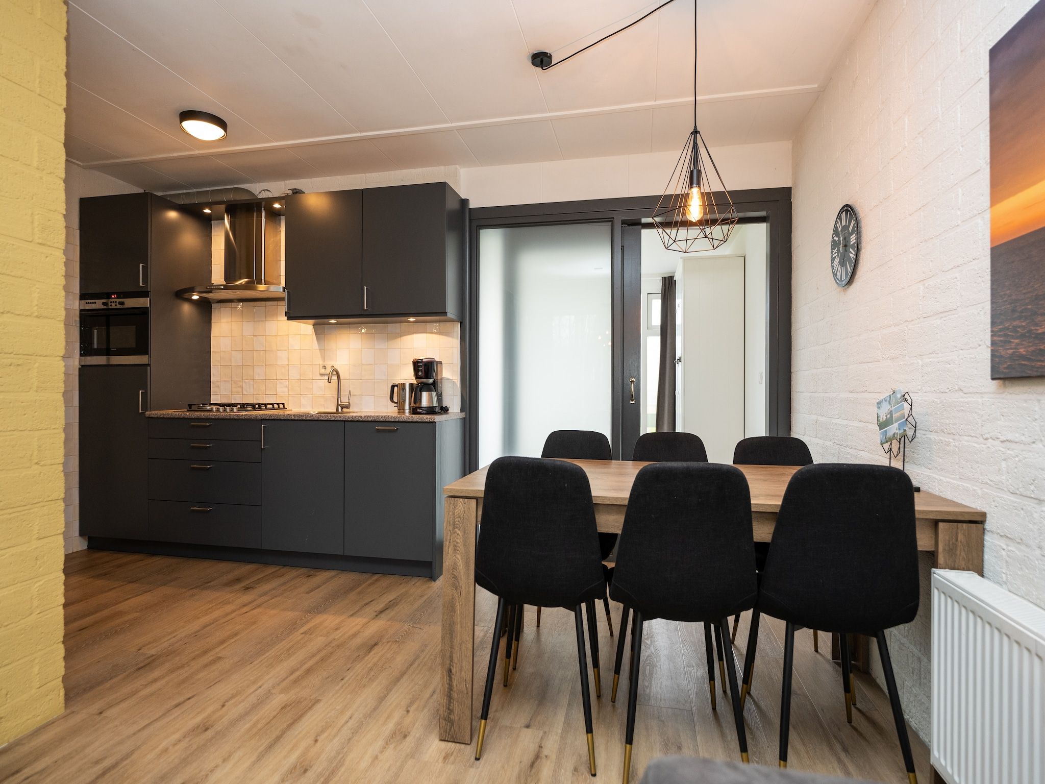 De keuken van Vakantiepark 't Eibernest Texel 2 in De Cocksdorp