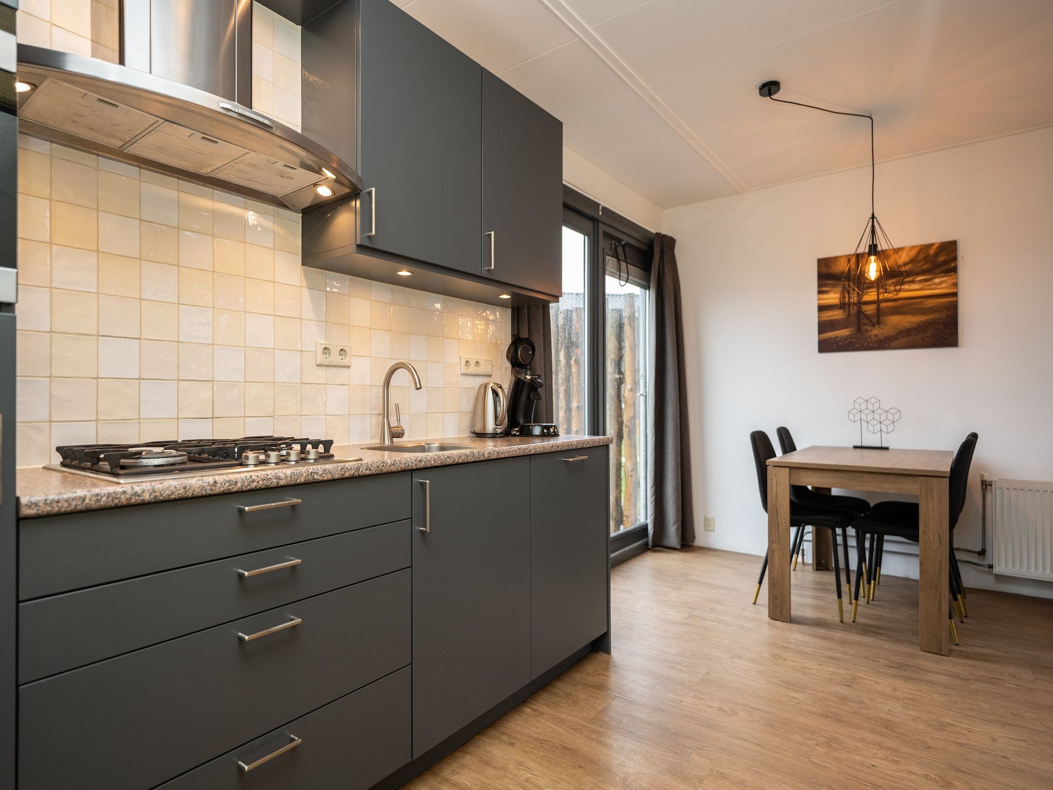 De keuken van Vakantiepark 't Eibernest Texel 2 in De Cocksdorp