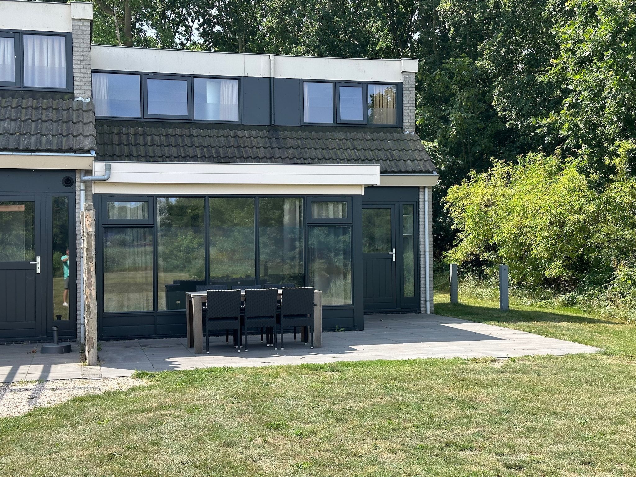 De buitenkant van Vakantiepark 't Eibernest Texel 6 in De Cocksdorp