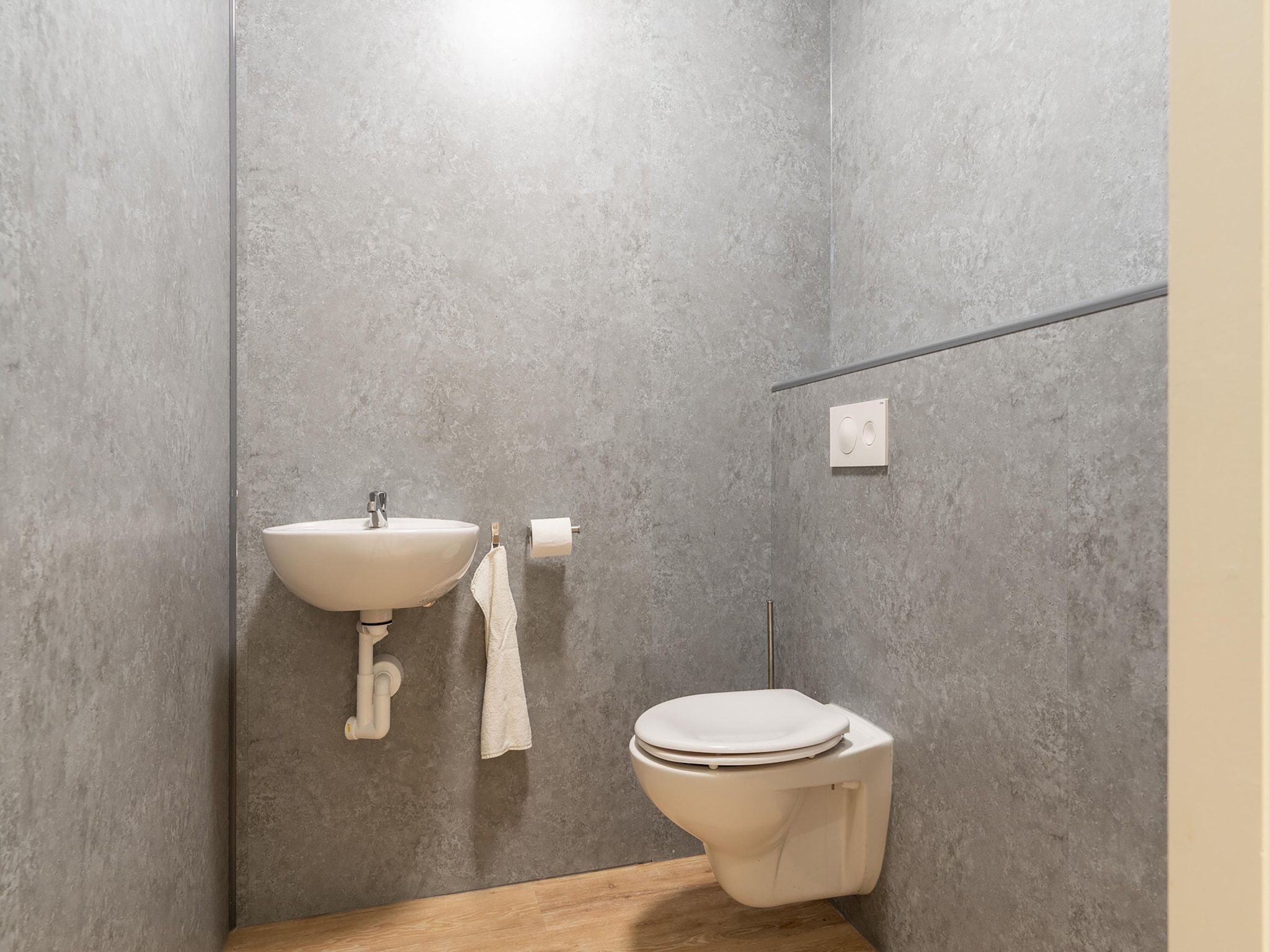 De badkamer van Combi Vrijersduin en Kaapsduin in Nes