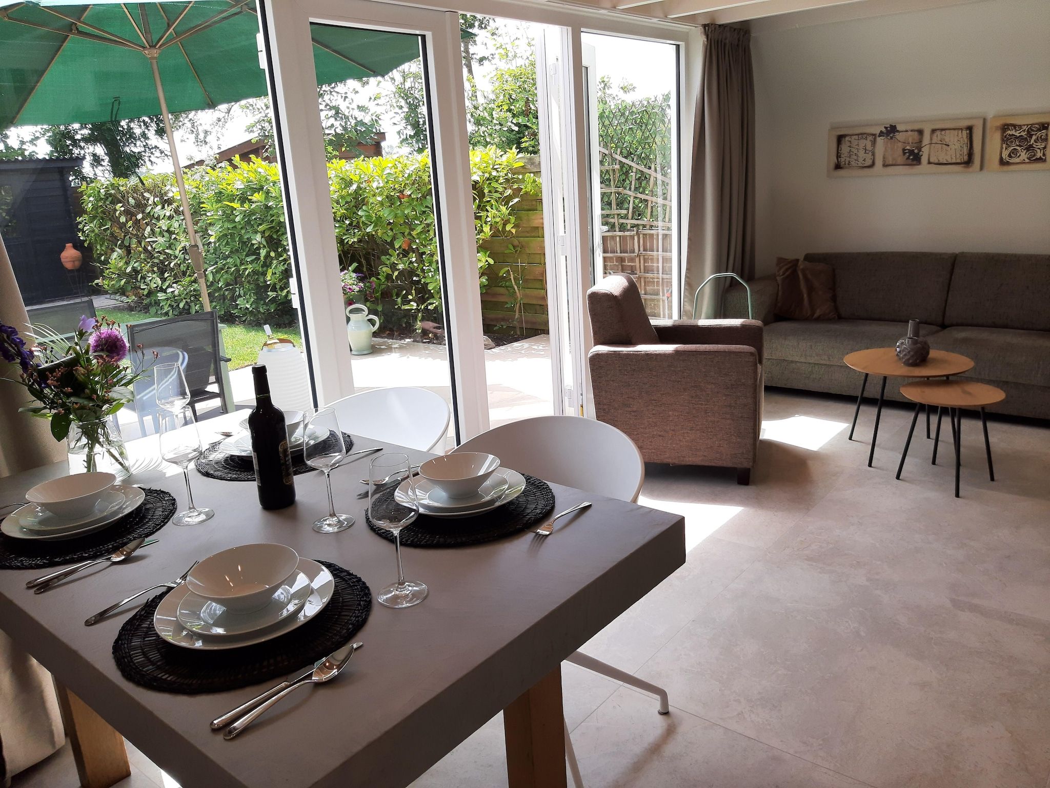 De woonkamer van Vakantiehuis DJEZ in Tuitjenhorn