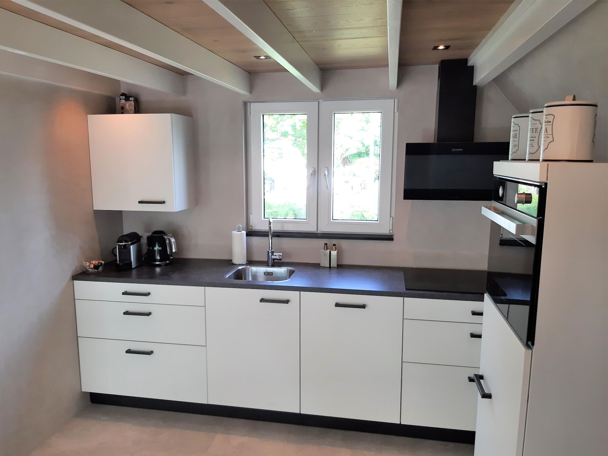 De keuken van Vakantiehuis DJEZ in Tuitjenhorn