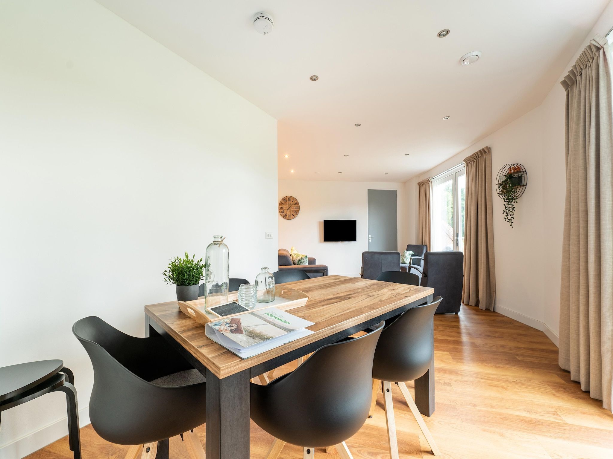 De eetkamer van NR 2 in Goirle