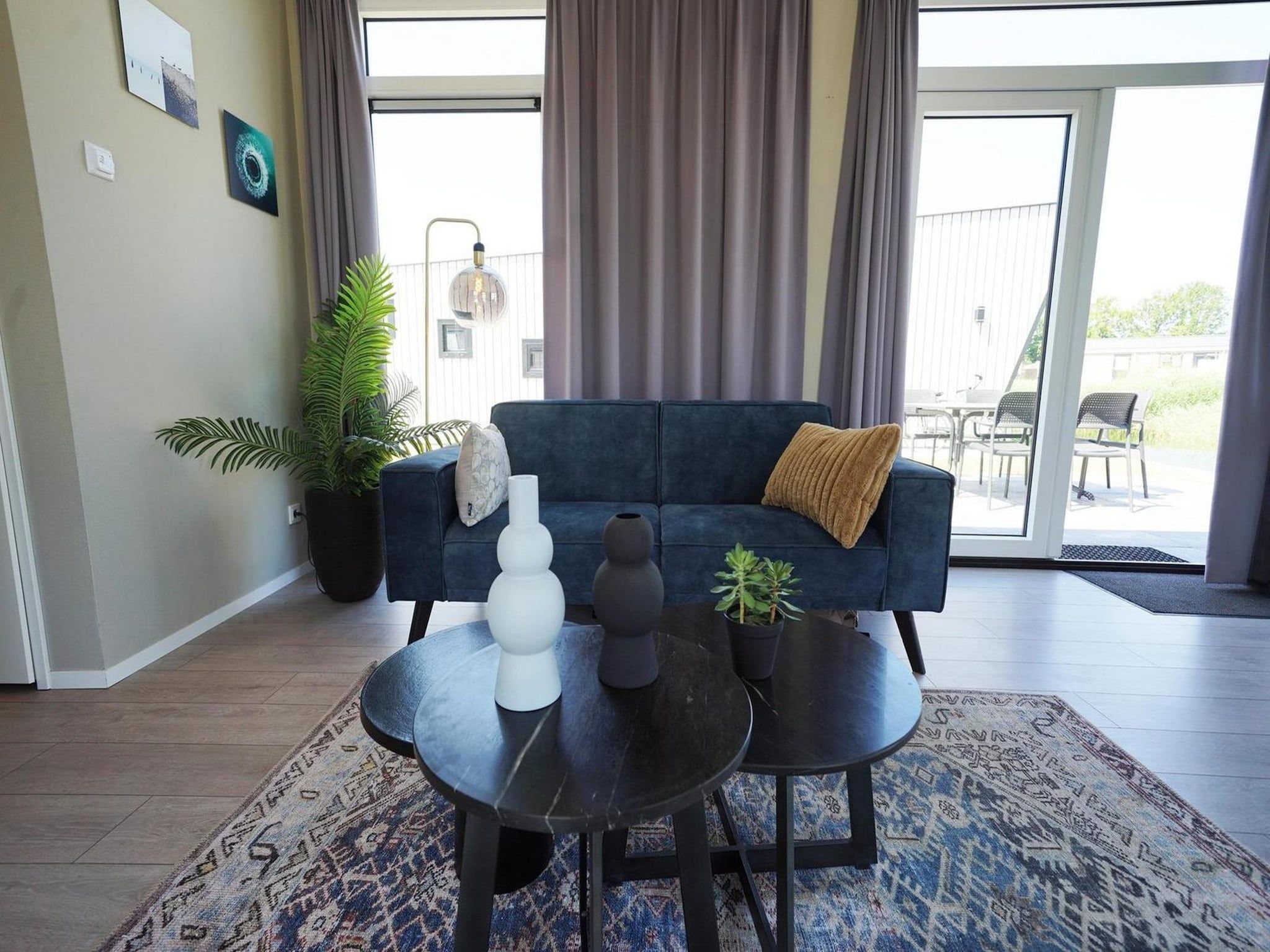 De woonkamer van Just Nature 4 in Kampen