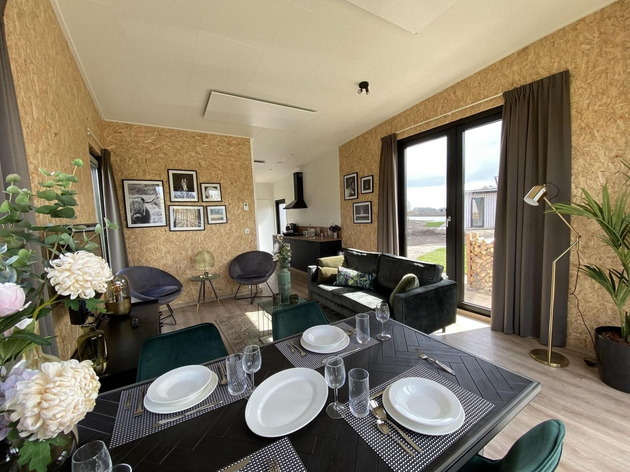 De eetkamer van Just Nature Light 4 in Kampen